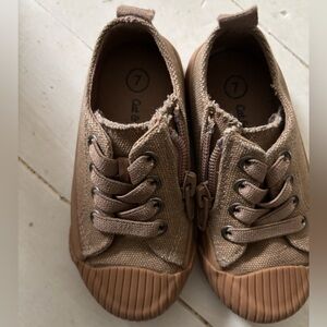 NWOT Cat & Jack Brown Kids Sneakers Sz 7